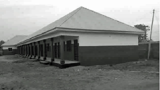 1.600 Euro vom Fairen Handel für die Schule in Nigeria
